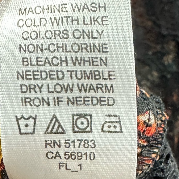 Multicolor Patterned Women's Top - Size Large - Picture 9 of 11